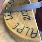 Taglio del formaggio Bitu
